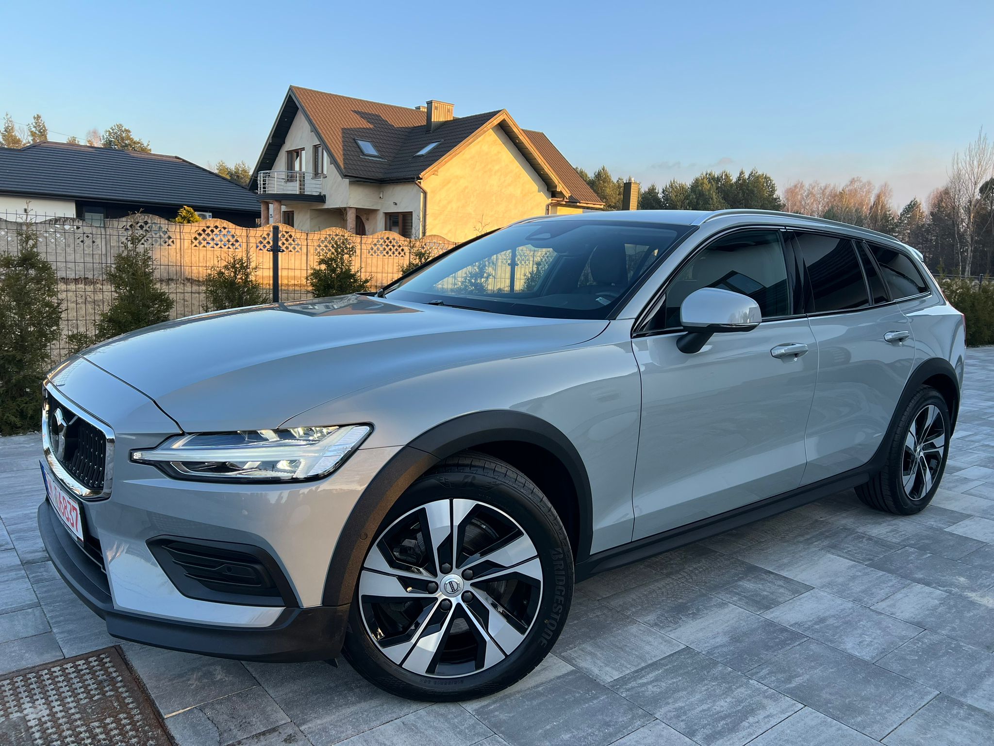 VOLVO V60 CC B4 ULTIMATE FULL