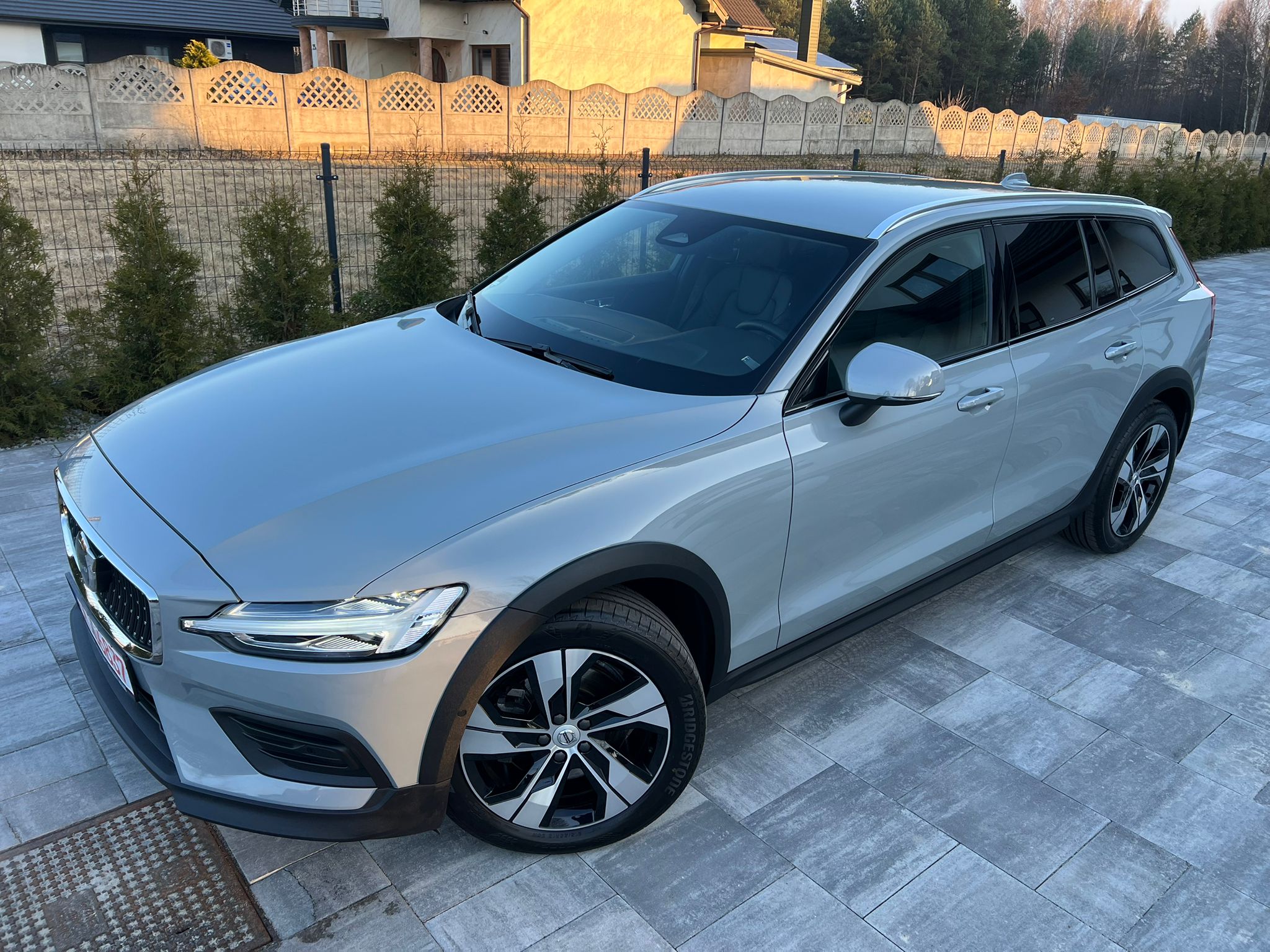 VOLVO V60 CC B4 ULTIMATE FULL