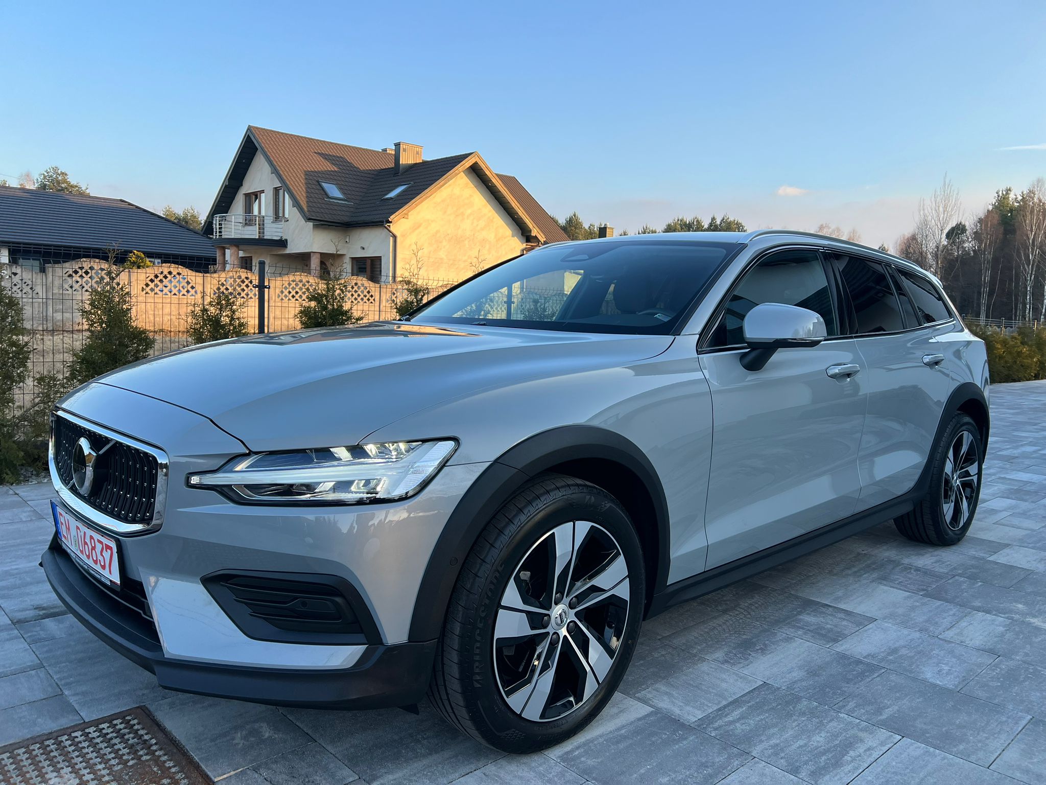 VOLVO V60 CC B4 ULTIMATE FULL