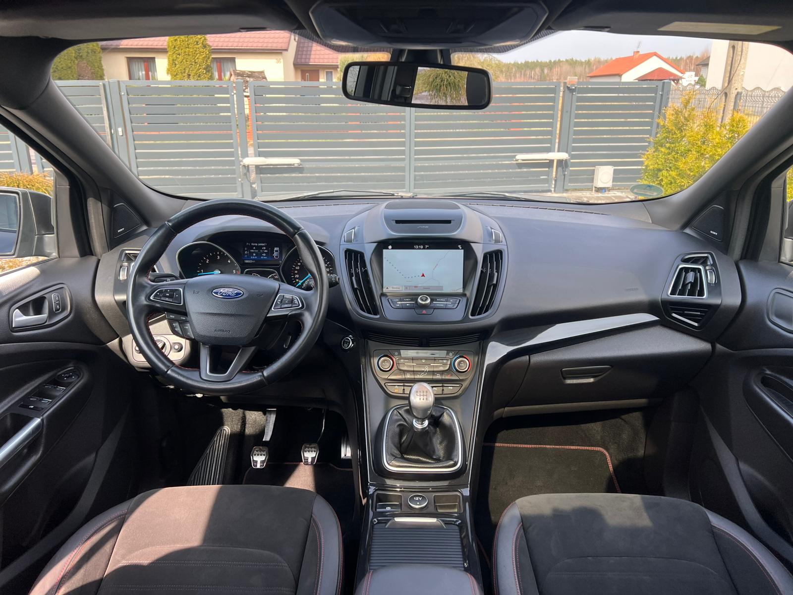 Ford Kuga 2.0 *ST-LINE*BiXenon Skóra Panorama Keyles Sony BEZKOLIZYJNY