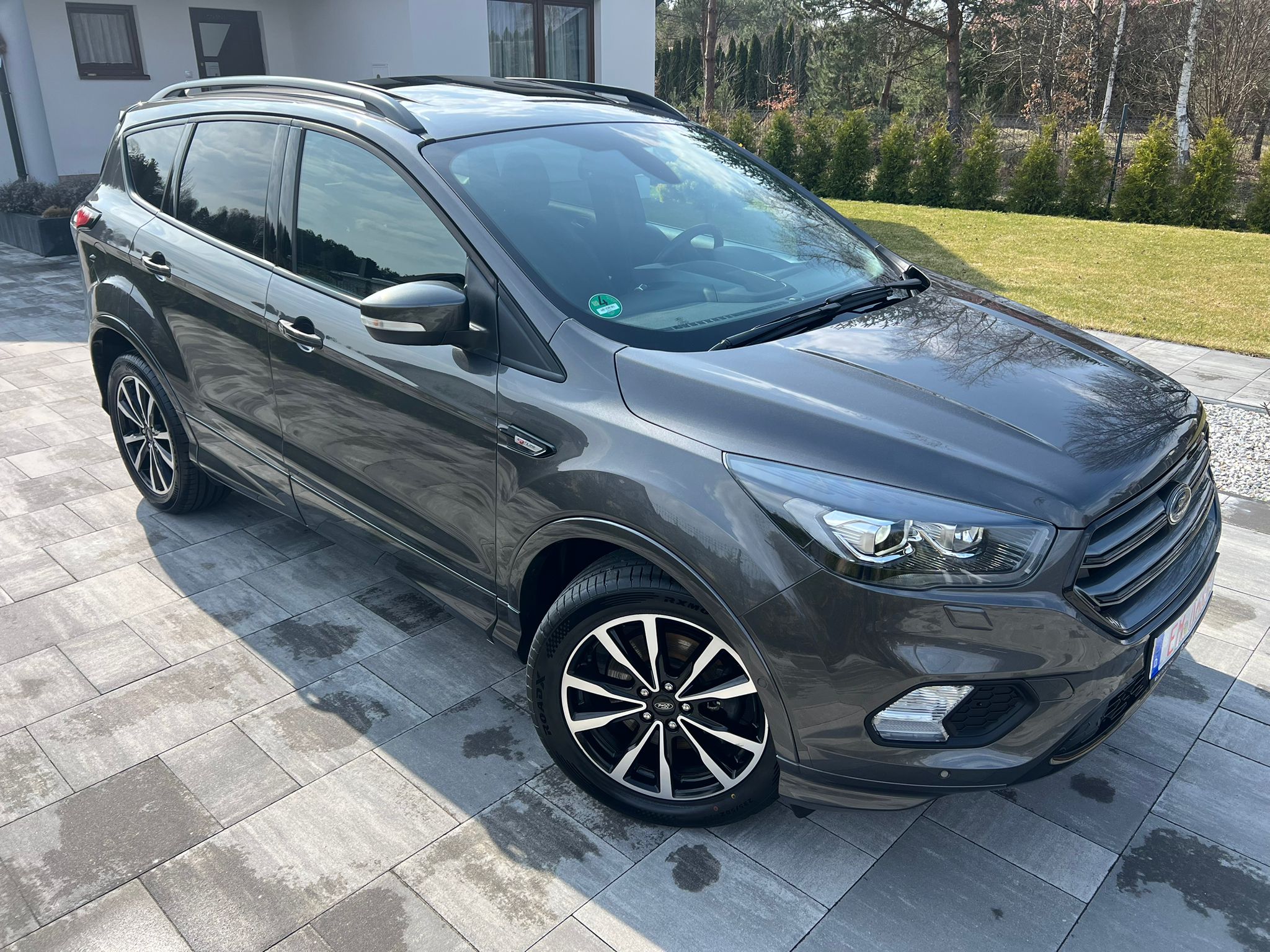 Ford Kuga 2.0 *ST-LINE*BiXenon Skóra Panorama Keyles Sony BEZKOLIZYJNY