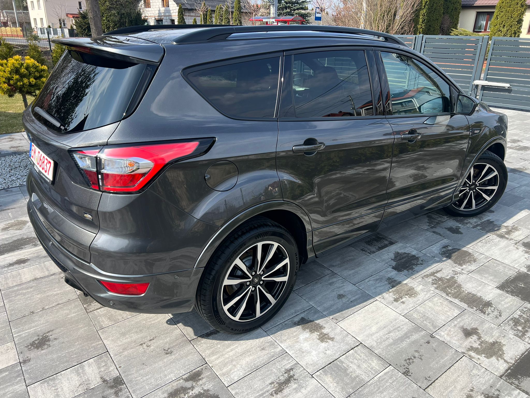 Ford Kuga 2.0 *ST-LINE*BiXenon Skóra Panorama Keyles Sony BEZKOLIZYJNY