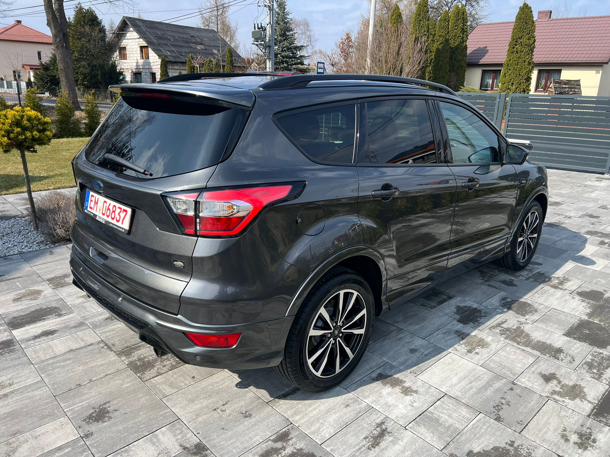 Ford Kuga 2.0 *ST-LINE*BiXenon Skóra Panorama Keyles Sony BEZKOLIZYJNY